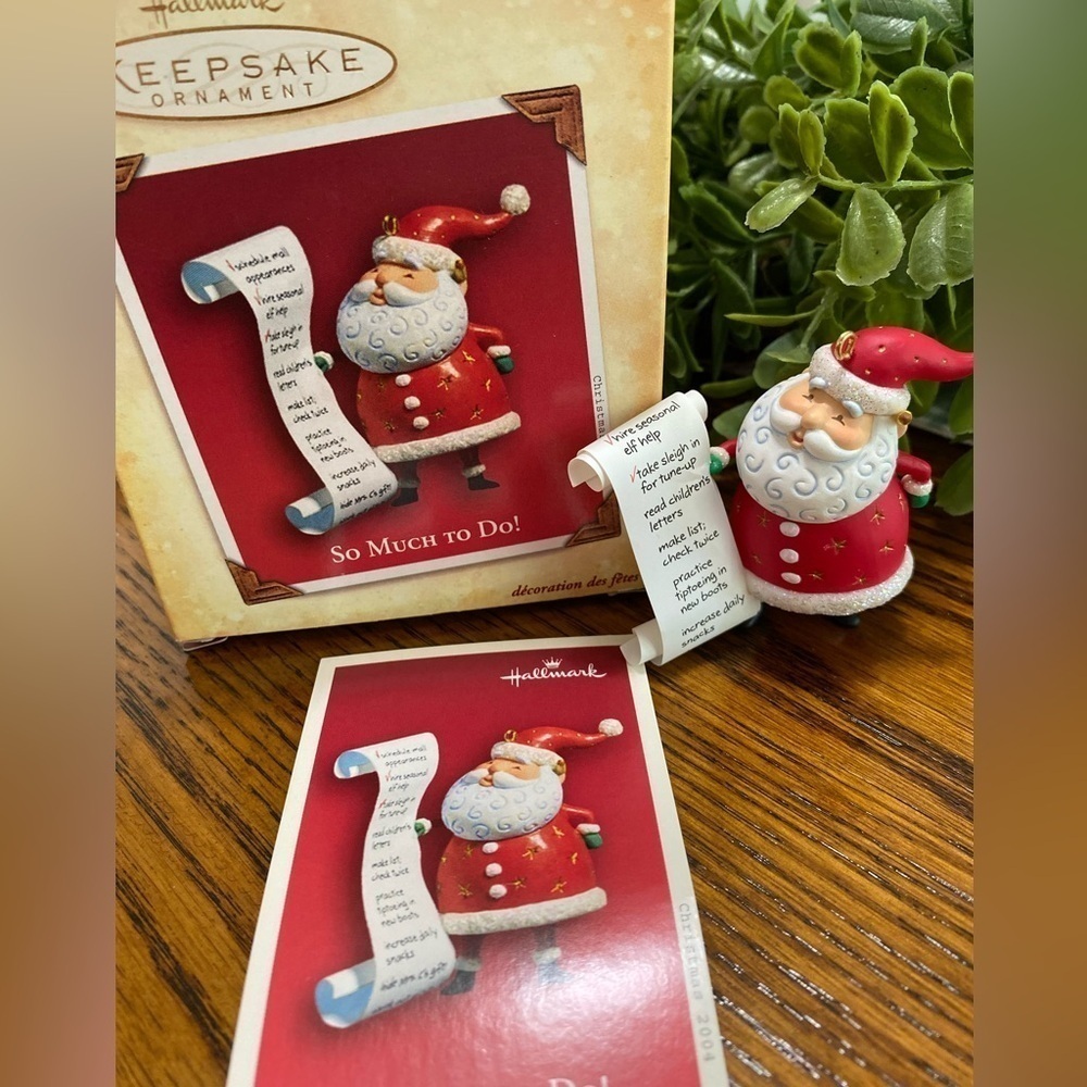 2004 HALLMARK Keepsake Ornament So Much‎ To Do SANTA LIST Christmas With Box